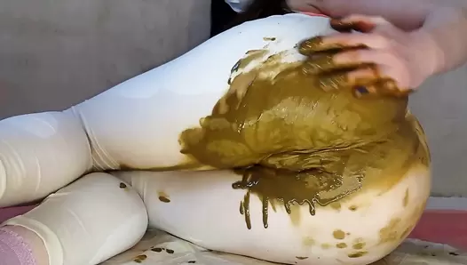 AnnaCoprofield - White Leggings Diarrhea