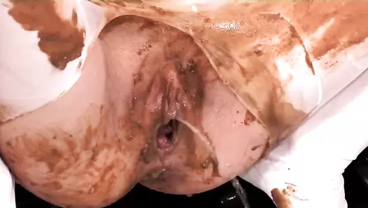 Young russian dirty girl first time in copro