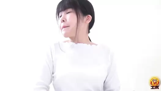 EE-732 03 Vigorous farts and large poop from the dirty anus of a neat girl