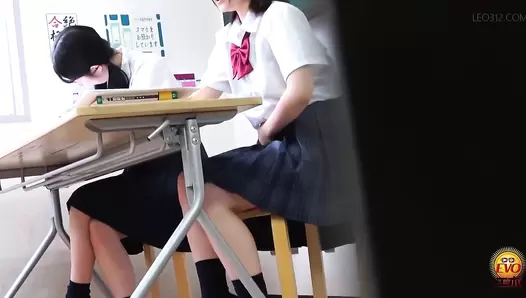 EE-718 07 Cram school hidden camera: female students leaking farts and dripping diarrhea after abdominal pain