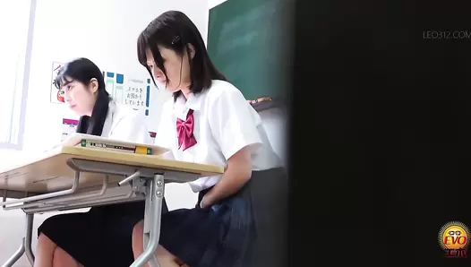 EE-718 07 Cram school hidden camera: female students leaking farts and dripping diarrhea after abdominal pain