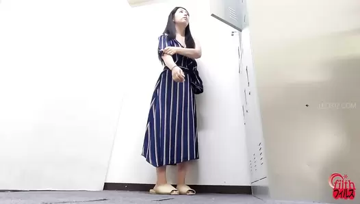FF-632 08 Women’s naked defecation during oil massage