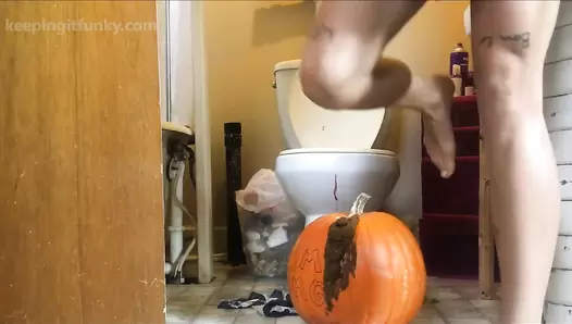 Funkyladies - Zelda's Pumpkin Suprise!!