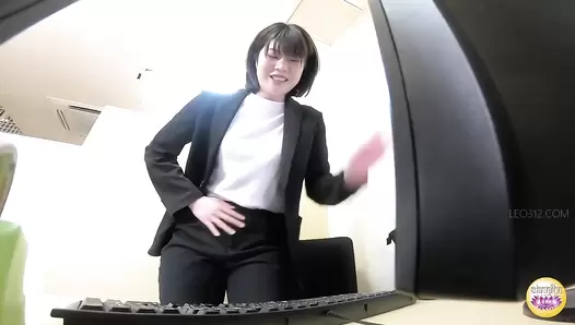 SL-574 05 Hidden shooting, office ladies, toilet run-in, panty shift and diarrhea fifth