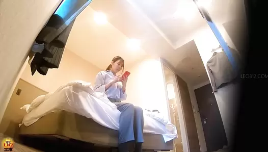 EE-727 07 Hidden camera at the business hotel: Office ladies shit during business trip