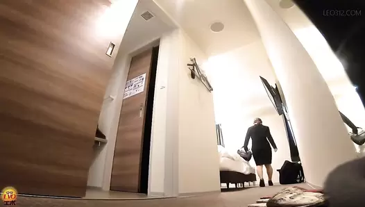 EE-727 05 Hidden camera at the business hotel: Office ladies shit during business trip