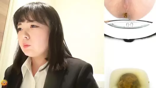 EE-727 04 Hidden camera at the business hotel: Office ladies shit during business trip