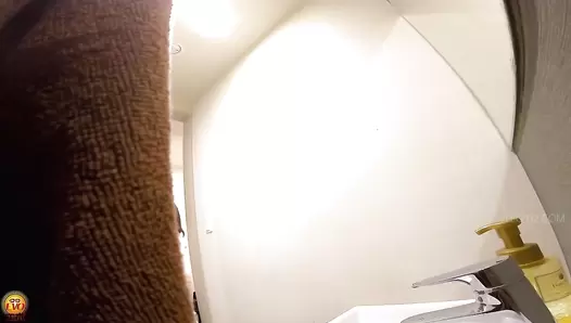 EE-727 04 Hidden camera at the business hotel: Office ladies shit during business trip