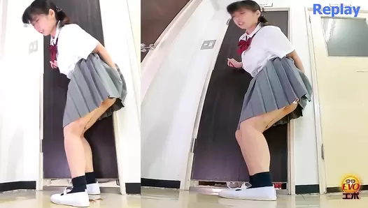 EE-713 05 Hidden shooting of schoolgirls: direct poop leakage with no panties on