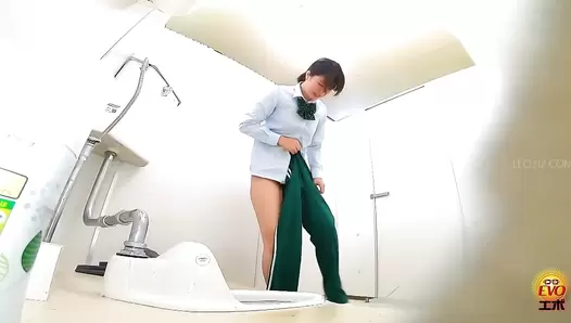EE-713 01 Hidden shooting of schoolgirls: direct poop leakage with no panties on