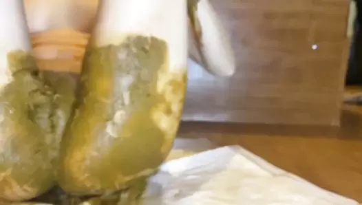 p00girl - Diarrhea in shorts, fisting,dirty ass