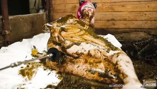 Catwoman Lyndra first time in the manure channel