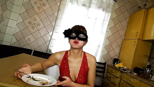 ModelNatalya94 - Yana eats shit with a spoon