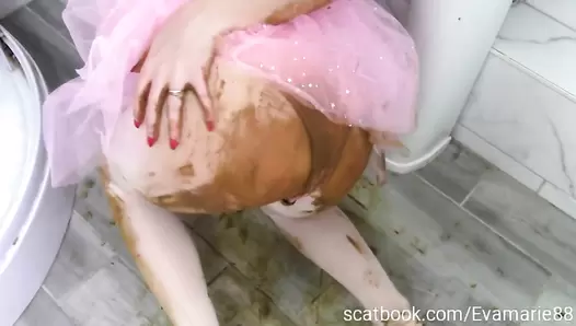 Evamarie88 - Ballerina steps in shit then cums