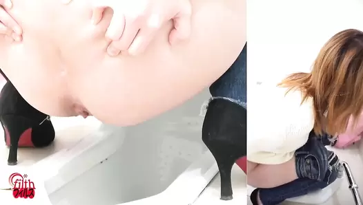 FF-419 06 Girls poking their anal holes to help the excretion. VOL. 2