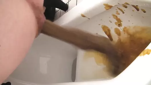 EE-022 02 Peeping on how feces piling up in the toilet bowl. WC vouyerism