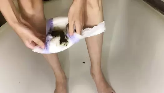 p00girl - I mess up after constipation and what diapers and pantyhose