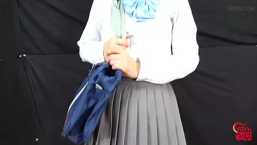 FF-620 02 Schoolgirls dark part-time job: pooping photo session in front of the pervert people