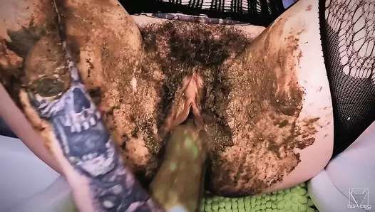 DirtyBetty - Mega Shit And Erotic Mastrubation By Scat Star Betty