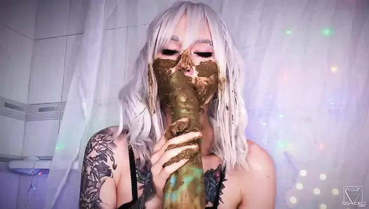 DirtyBetty - Mega Shit And Erotic Mastrubation By Scat Star Betty