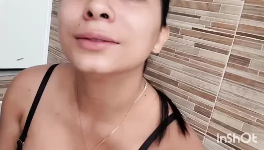 Lauracolin - Laura full of shit and eats
