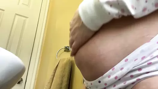 XshayXshayX - Bloated and Poopy