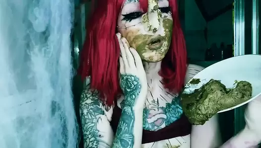 DirtyBetty - Rhino disguises itself with shit