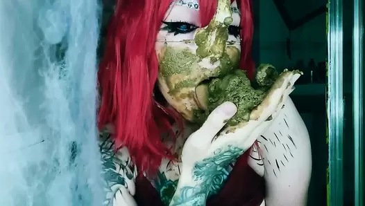 DirtyBetty - Rhino disguises itself with shit