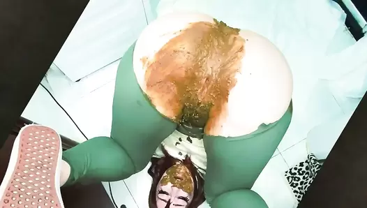 DirtyBetty - Shitty squirt crazy toilet girl