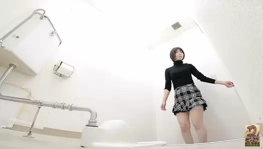 SR083 01 Big farts and big shits by garter belt beauties wearing no panties. 6 viewing angles