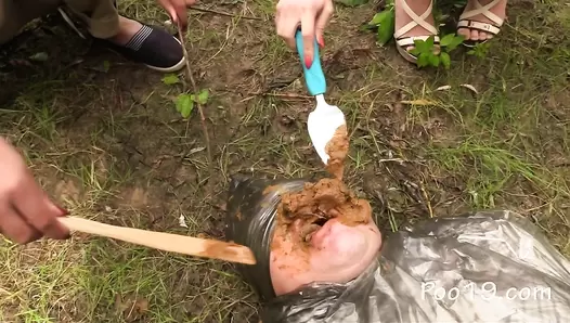 MilanaSmelly - Free toilet for girls in the forest