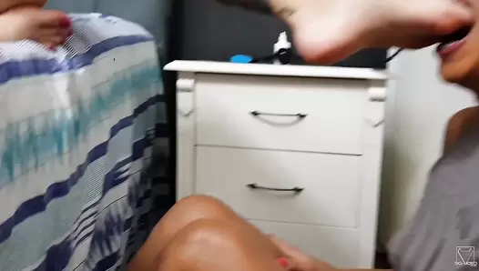 Deep Feet Vomit By Top Model Mirella Gati And Nina Lins