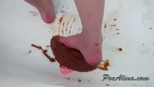 PooAlina - Alina pooping on a balloon