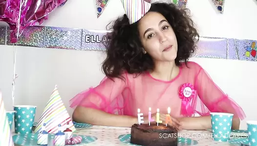 EllaDearest - Hand Finishing My Birthday Cake