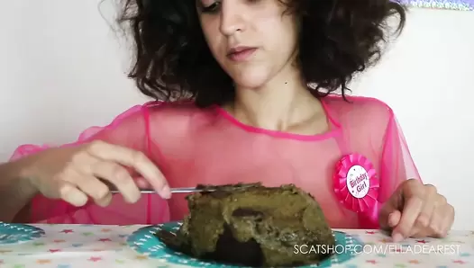 EllaDearest - Hand Finishing My Birthday Cake