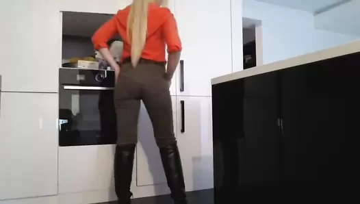 Thefartbabes - Blonde scat to black panties