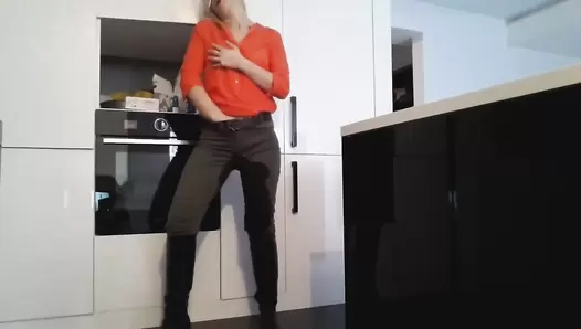 Thefartbabes - Blonde scat to black panties