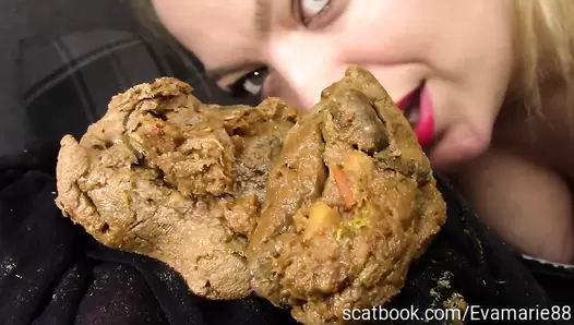 Evamarie88 - Poo and pee my tights