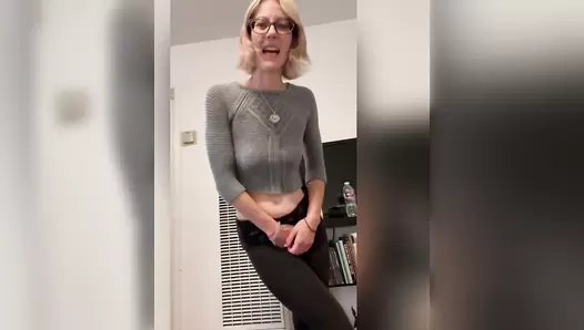 TrixieSquirts - Sorry Plumber, I Pooped! JOI