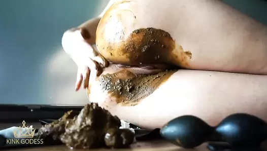 KinkGodess - Kinky Scat Assplug & Smearing