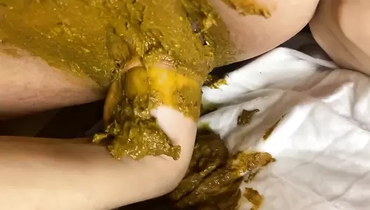p00girl - Dirty fisting pussy smeared in shit