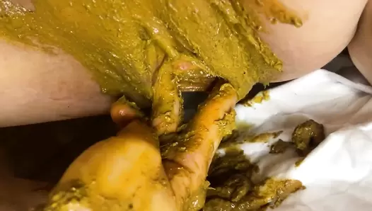 p00girl - Dirty fisting pussy smeared in shit