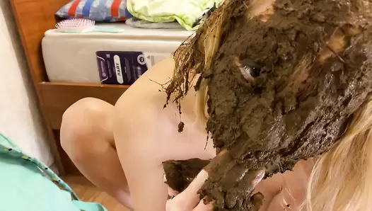 p00girl - Big shit on hair and face