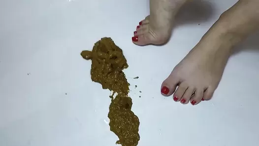Janet - Diarrhea Splash in the Bath