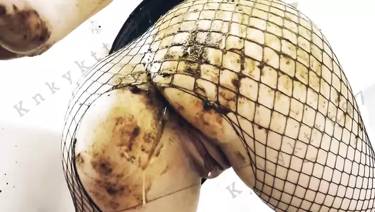 Knkykttn97 - Pooping & Smearing in Fishnets