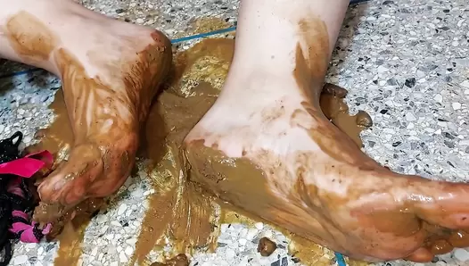LADYCATX - I LOVE FILLING MY CUTE FEET WITH SHIT