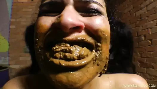 Enormous Scat Extreme Swallow By Top Girl Julya De Large