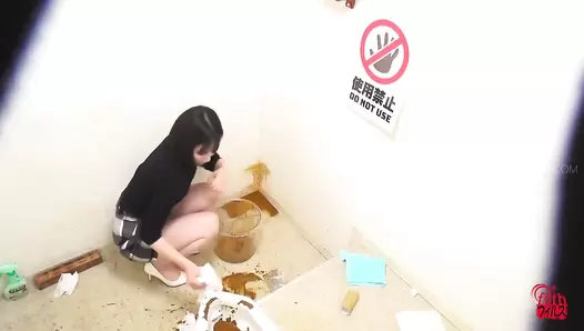 FF-613 04 This is smell hell! Toilet is out of order! Girls using manure bucket and poop diarrhea