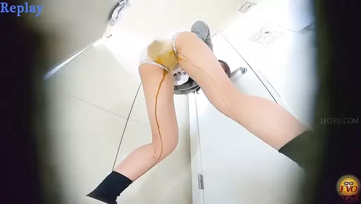 EE-680 07 Schoolgirls chobi leakage! Big diarrhea protrusion after trying to hold it in