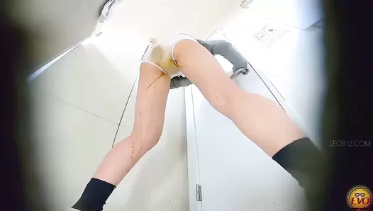 EE-680 07 Schoolgirls chobi leakage! Big diarrhea protrusion after trying to hold it in